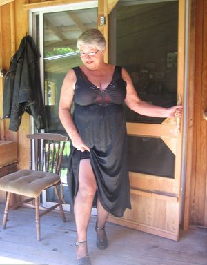 18 year old cutie Carmen Callaway sexys her two study buddies at the same time